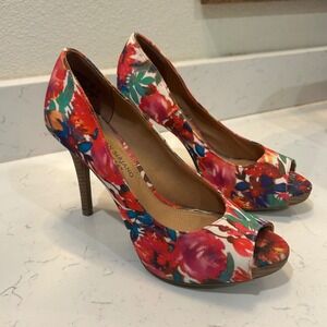 Christian Siriano for Payless Women's Floral Peep Toe Heels‎ Size 7